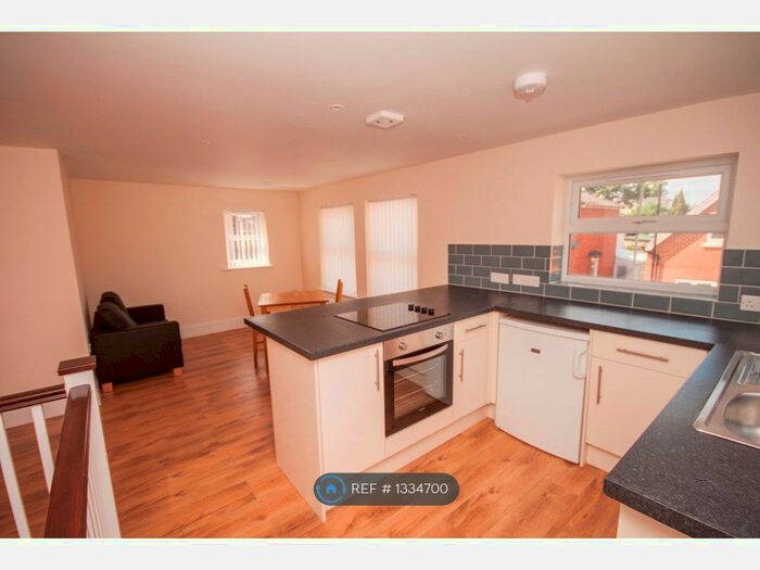 2 Bedroom Flat To Rent In Polygon, Southampton, SO15
