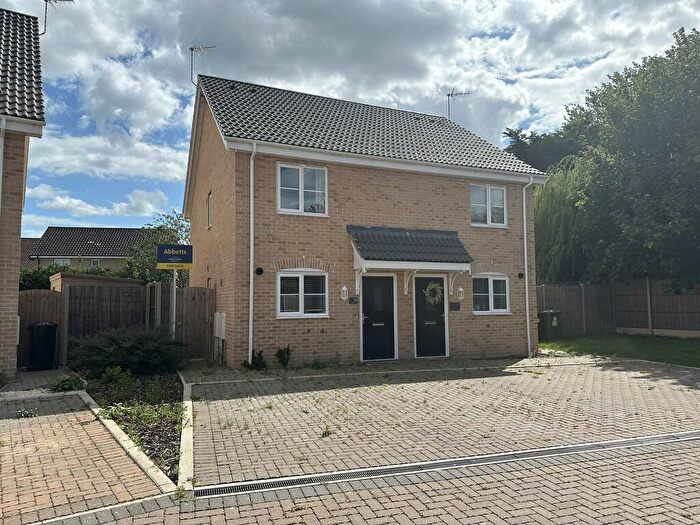 2 Bedroom Semi-Detached House To Rent In Glebe Crescent, Lowestoft, NR32