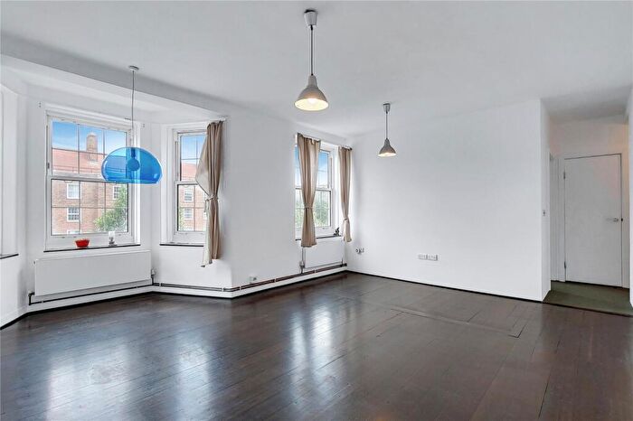 2 Bedroom Apartment To Rent In Crandale House, Pembury Road, Hackney, London, E5