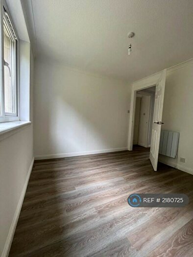 2 Bedroom Flat To Rent In Buchanan Drive, Newton Mearns, Glasgow, G77