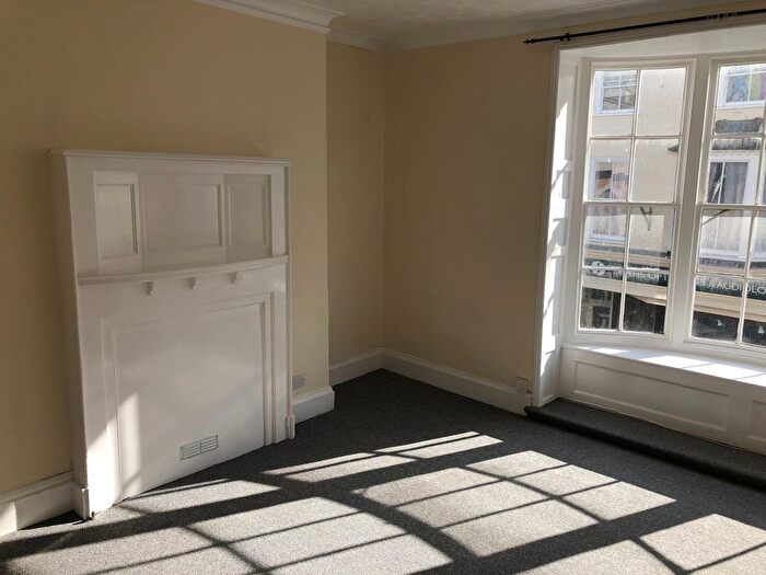 2 Bedroom Flat To Rent In St. Thomas Street, Weymouth, DT4