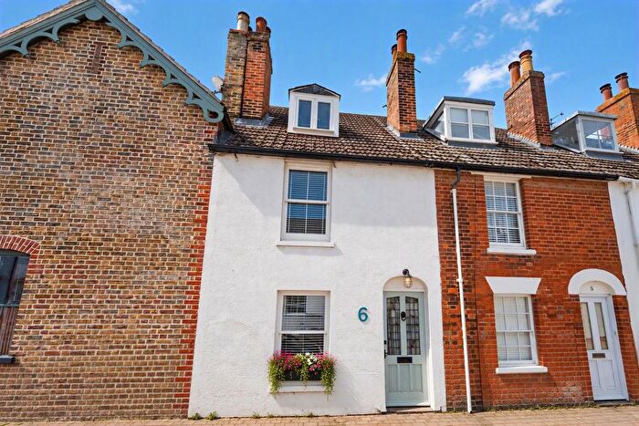 3 Bedroom Terraced House For Sale In New Street, Whitstable, CT5