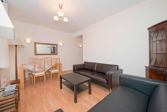 2 Bedroom Flat To Rent In Porchester Road, London, W2