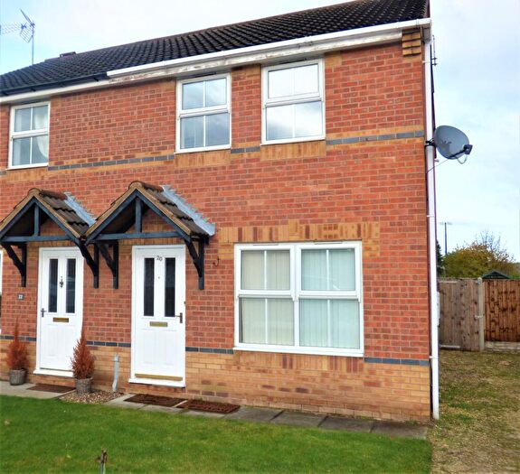 3 Bedroom Semi-Detached House To Rent In Monks Close, Dunscroft, Doncaster, DN7