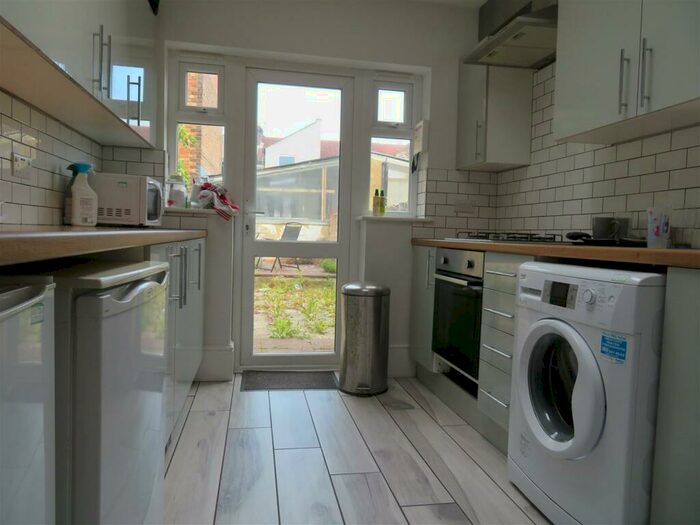 6 Bedroom House To Rent In Edmund Road, Southsea, PO4