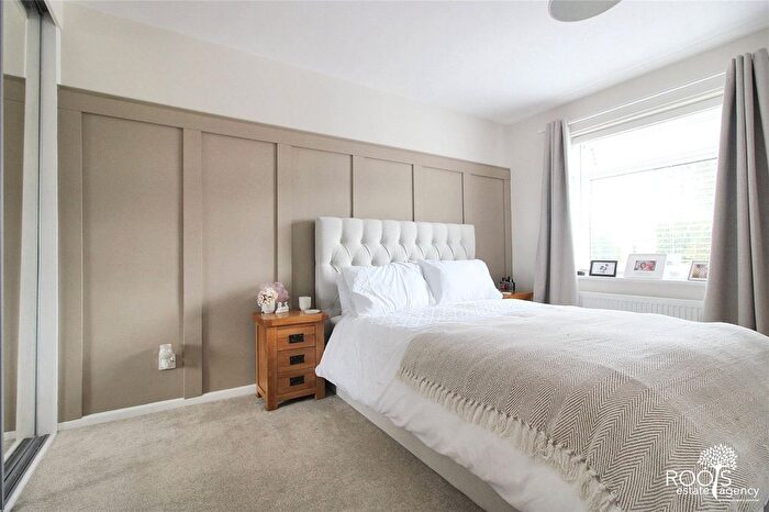 3 Bedroom Semi-Detached House For Sale In Ilkley Way, Thatcham, RG19