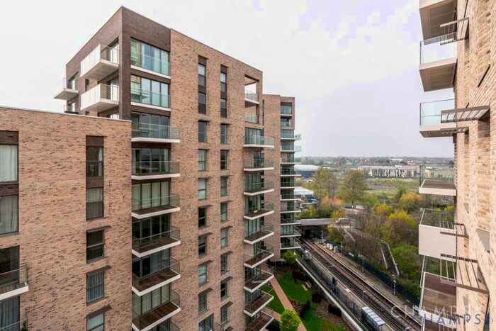 2 Bedroom Flat To Rent In Hopgood Tower, Pegler Square, Kidbrooke Village, SE3