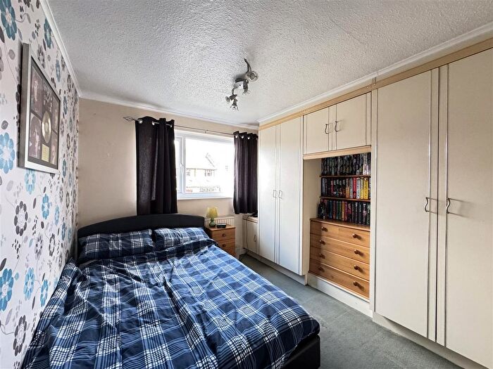 3 Bedroom Terraced House For Sale In Princess Close, Mossley, Ashton-Under-Lyne, OL5