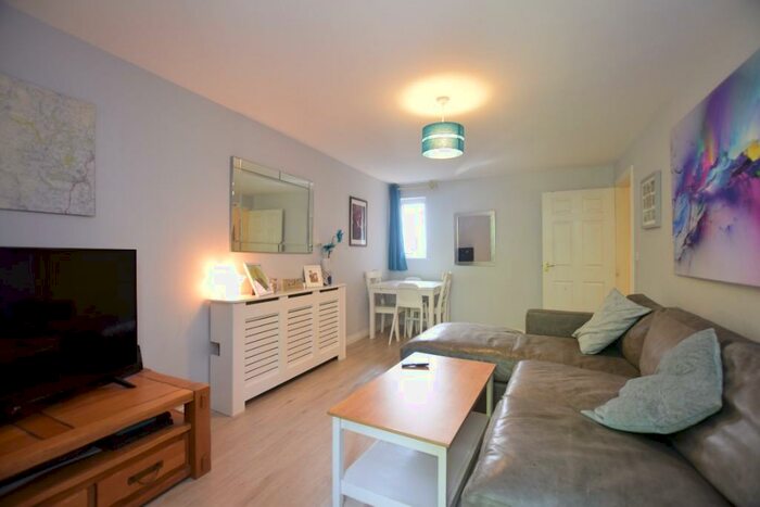 2 Bedroom Apartment To Rent In Eaton Road, Sutton, Surrey, SM2