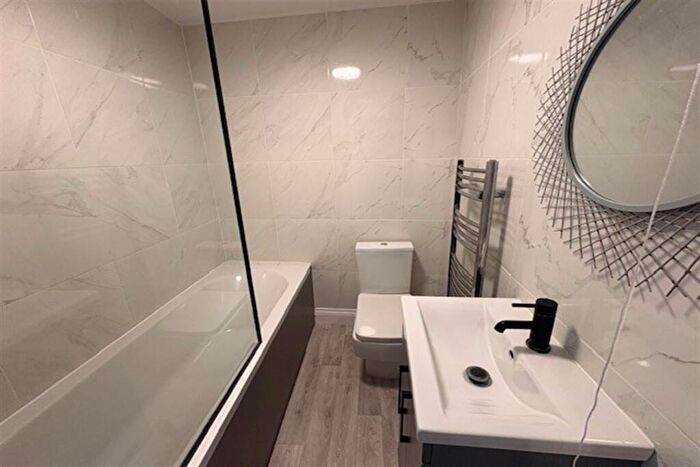 2 Bedroom Property To Rent In High Street, High Street, CT9