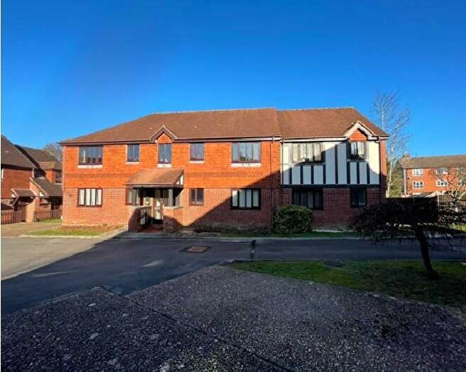 1 Bedroom Flat To Rent In Mill Road, Burgess Hill, RH15
