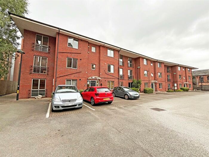 2 Bedroom Flat To Rent In Royal Victoria Court, Gamble Street, Nottingham, NG7