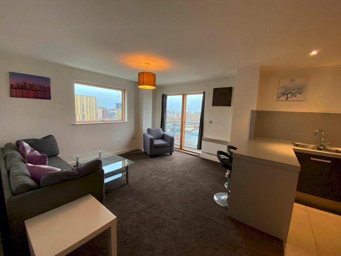 2 Bedroom Flat To Rent In Lord Street, Manchester, M4