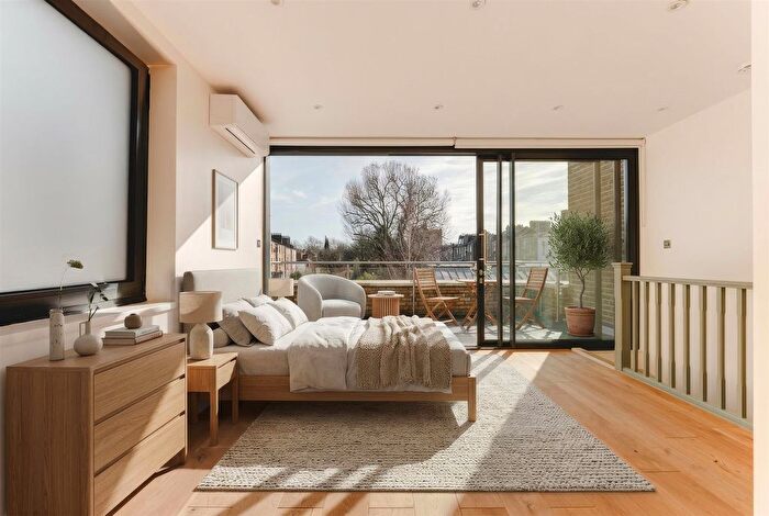 3 Bedroom Property For Sale In Wilton Way, London Fields, E8