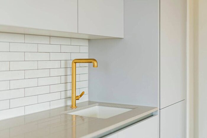 2 Bedroom Flat To Rent In The Eades, Selborne Road, Walthamstow, E17