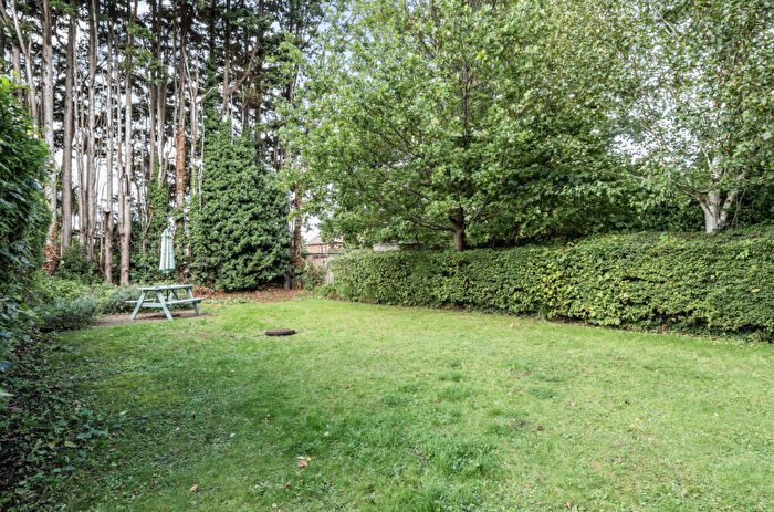 1 Bedroom Flat For Sale In Cobbett Road, Southampton, Hampshire, SO18