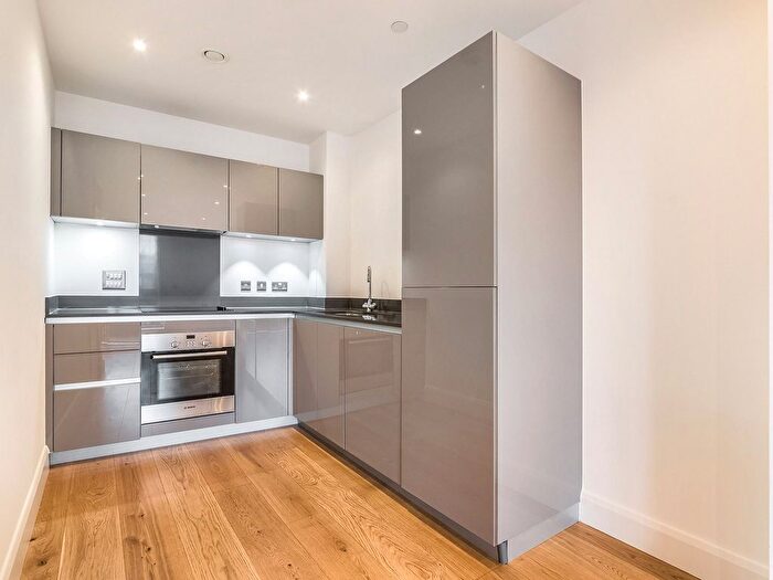 1 Bedroom Flat For Sale In Hoey Court, Barry Blandford Way, E3