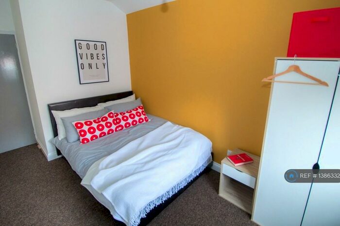 4 Bedroom Terraced House To Rent In Bramley Road, Leicester, LE3