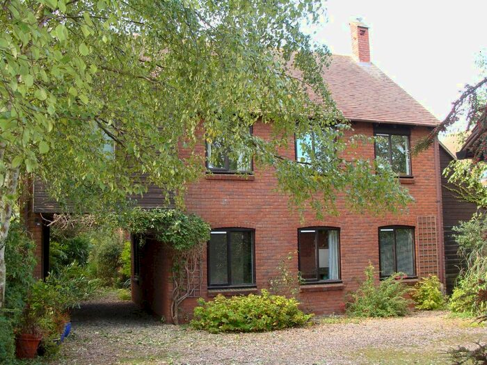 6 Bedroom Detached House To Rent In Oakley Lane, Chinnor OX39