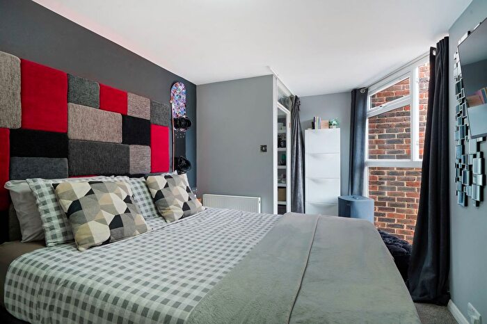1 Bedroom Flat For Sale In Grangedale Close, Northwood, HA6
