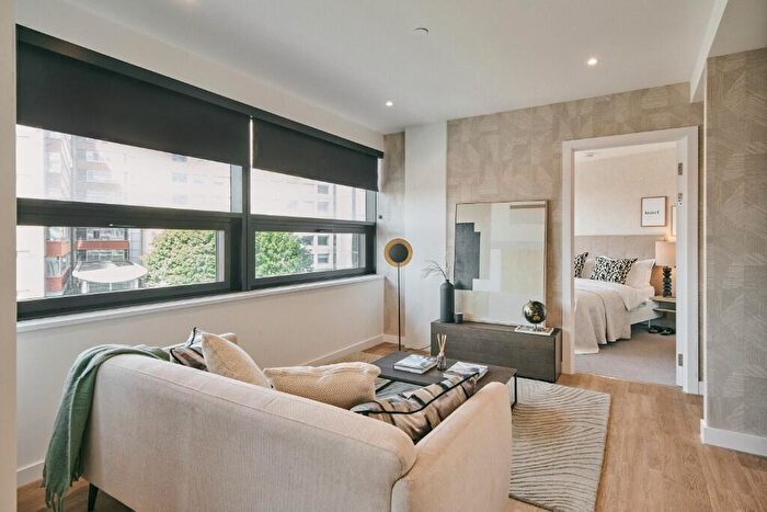 1 Bedroom Apartment To Rent In The Octagon, Birmingham, B3