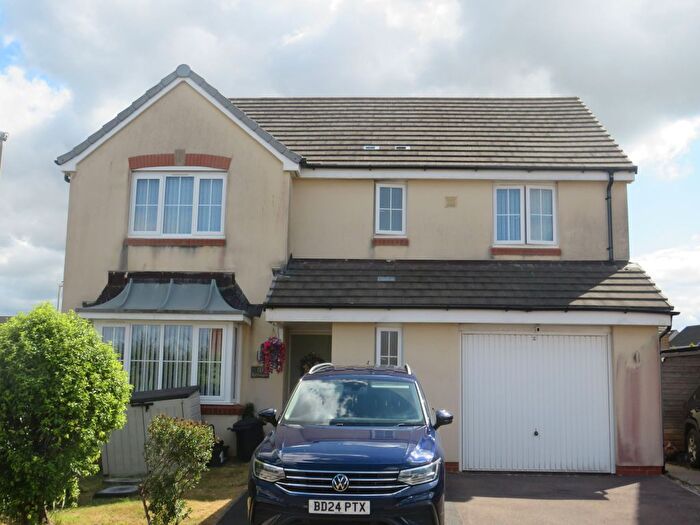4 Bedroom Detached House For Sale In Heol Waungron, Kidwelly, SA17