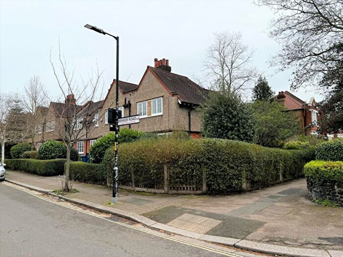 2 Bedroom Cottage To Rent In Dekker Road, Dulwich, London, SE21