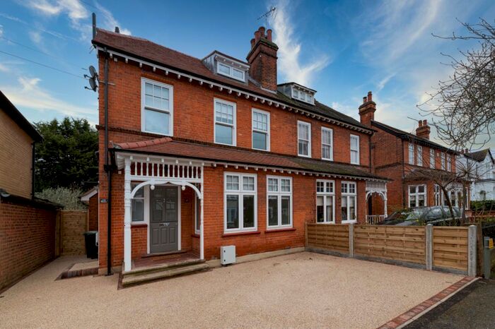 2 Bedroom Maisonette To Rent In Lower Park Road, Loughton, IG10