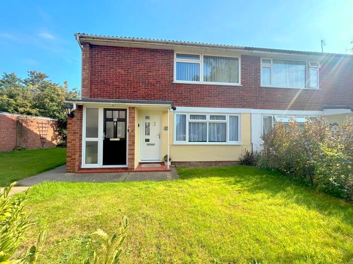 2 Bedroom Flat To Rent In Perryfields, Great Cornard, Sudbury, CO10