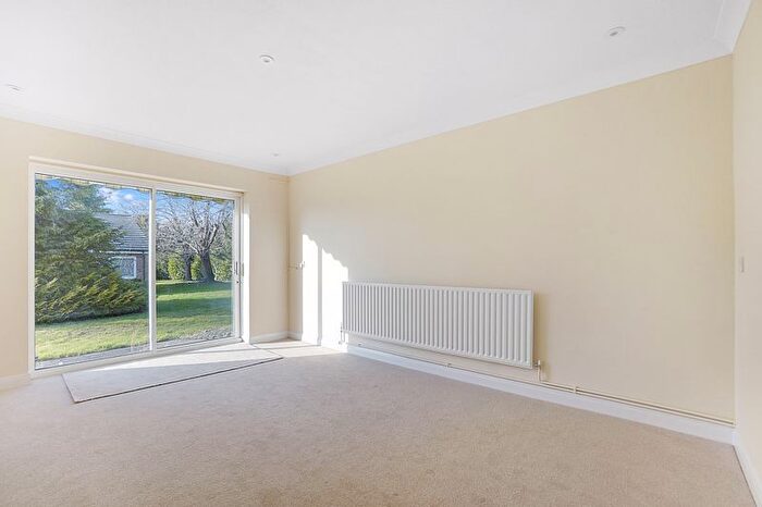 1 Bedroom Bungalow For Sale In Gorringe Avenue, South Darenth, Dartford, DA4