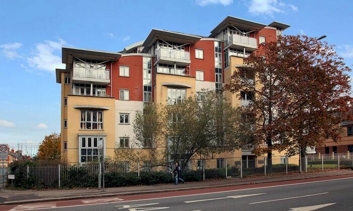 2 Bedroom Flat To Rent In The Pinnacle, Kings Road, Reading, Berkshire, RG1