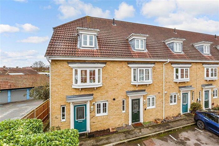 3 Bedroom End Terrace House For Sale In Malmesbury Road, Morden, Surrey, SM4