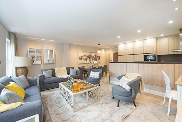 3 Bedroom Apartment To Rent In Lyndhurst Road Hampstead, NW3