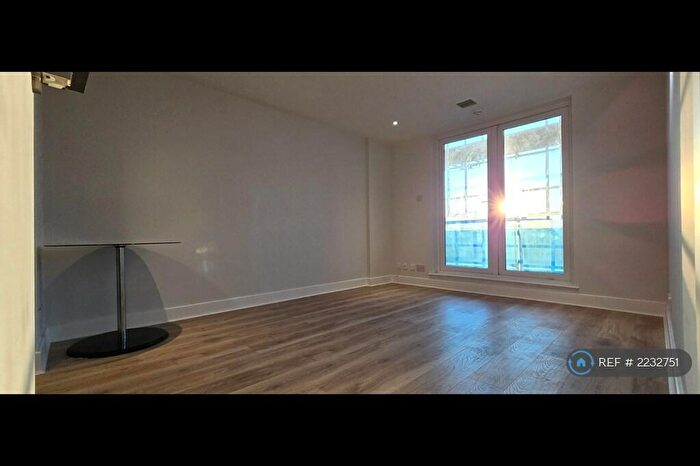2 Bedroom Flat To Rent In Platinum House, Harrow, HA1