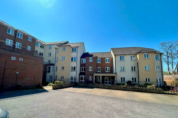 1 Bedroom Retirement Property For Sale In Castle Lodge, Gladstone Road, Chippenham, SN15