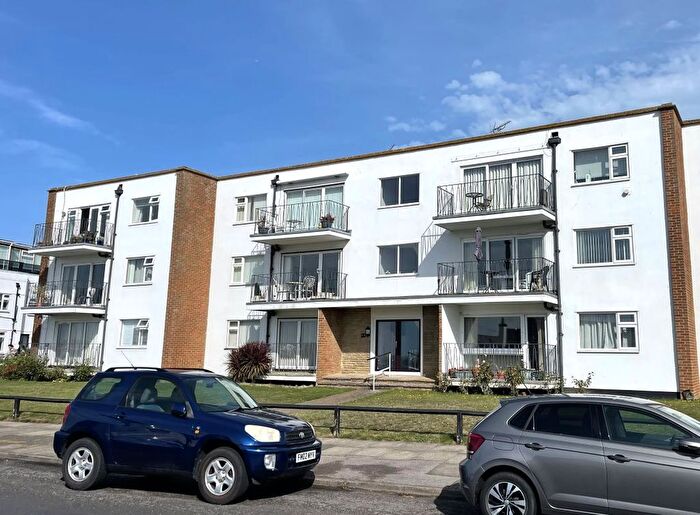 2 Bedroom Flat For Sale In Flat Ferndown, Minnis Road, Birchington, CT7
