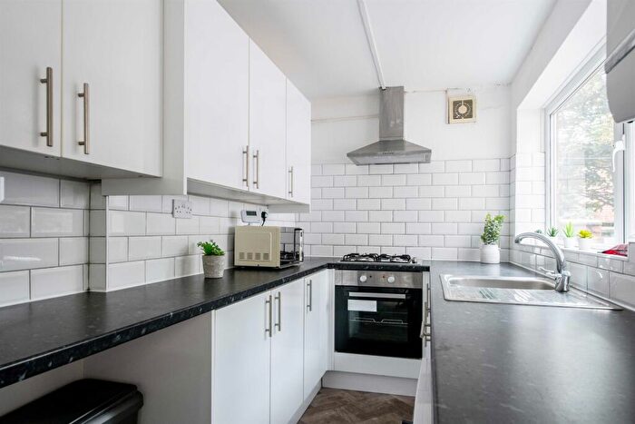 4 Bedroom Terraced House To Rent In Forest Grove, NG1