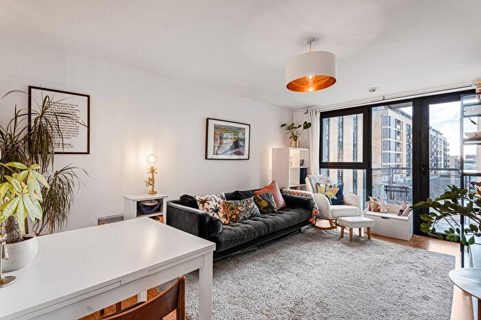 2 Bedroom Flat For Sale In Palmers Road, London, E2