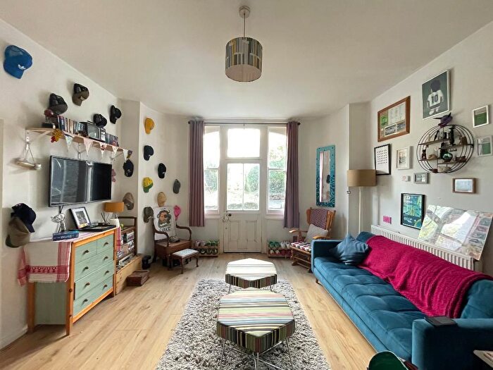 1 Bedroom Flat To Rent In Cromwell Road, Hove, BN3