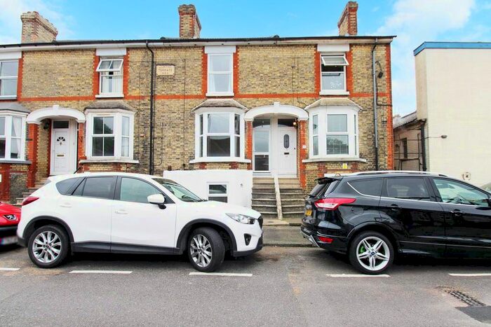 3 Bedroom Detached House To Rent In Foster Street, Maidstone, Kent, ME15