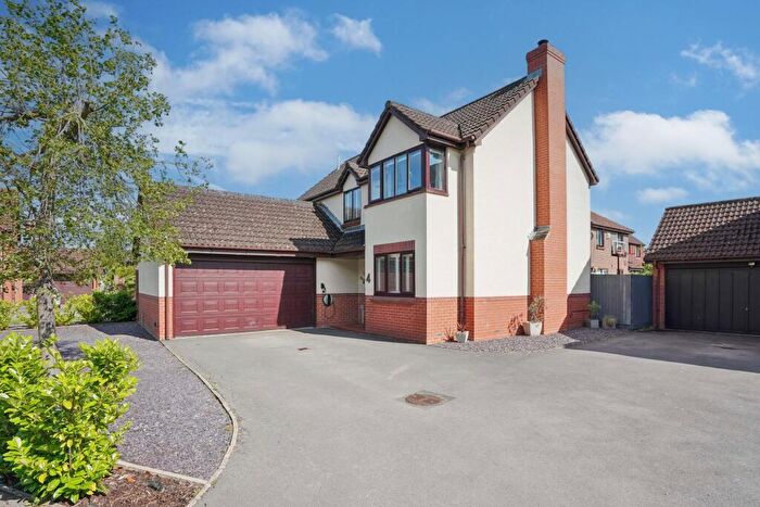4 Bedroom Detached House For Sale In Rose Avenue, Abingdon, OX14