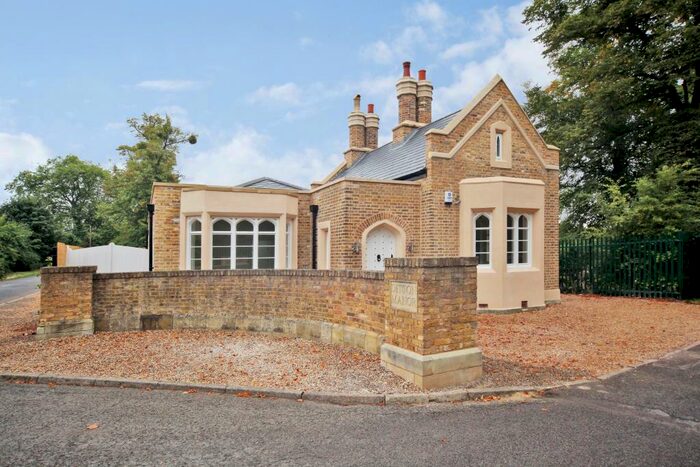 3 Bedroom Detached House To Rent In Ditton Park Road Datchet, SL3