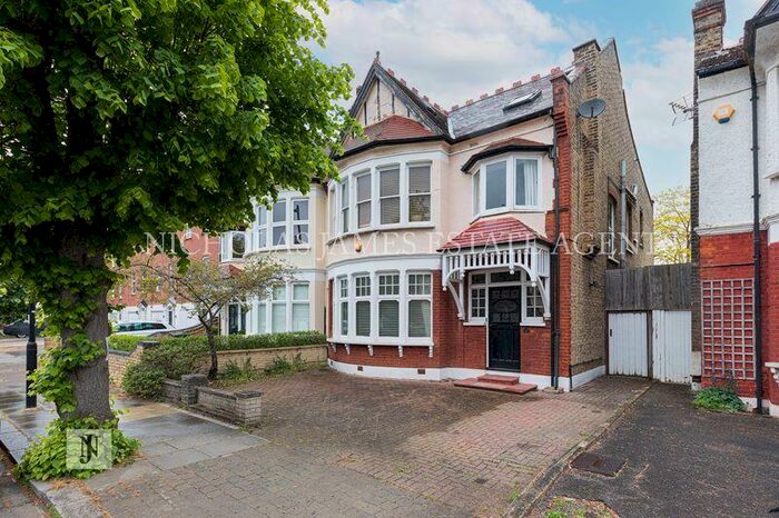 5 Bedroom Semi-Detached House To Rent In The Mall, Southgate, N14