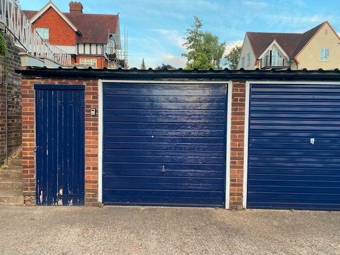 Parking/garage To Rent In Amersham Hill, Highwycombe, HP13