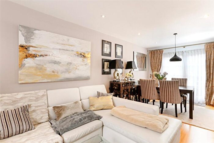 3 Bedroom Terraced House For Sale In Wickersley Road, London, SW11
