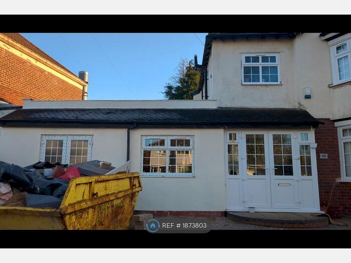 5 Bedroom Semi-Detached House To Rent In Hall Green Road, West Bromwich, B71