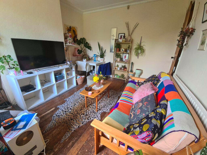 2 Bedroom House To Rent In Haddon Place, Leeds, LS4