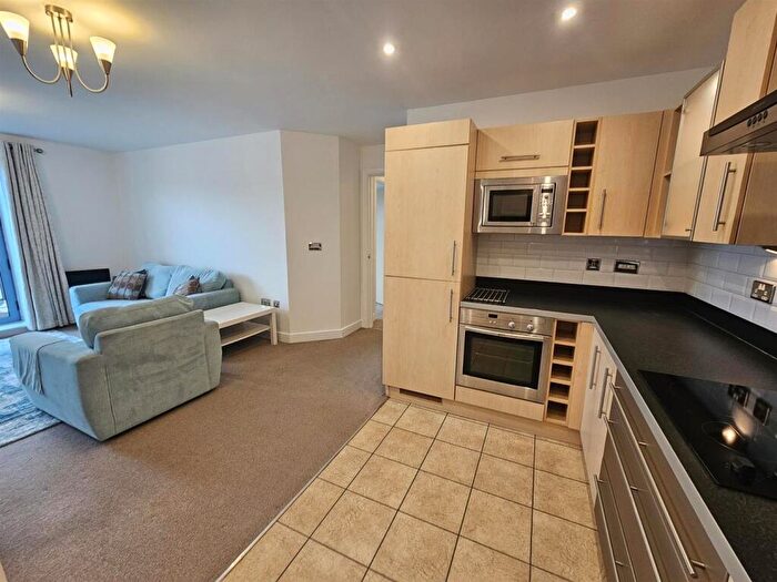 2 Bedroom Flat To Rent In Admiral House, The Quays, Castle Quay Close, Nottingham, NG7
