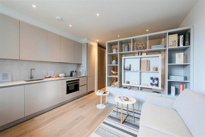 1 Bedroom Flat To Rent In Abbeville Road, London SW4