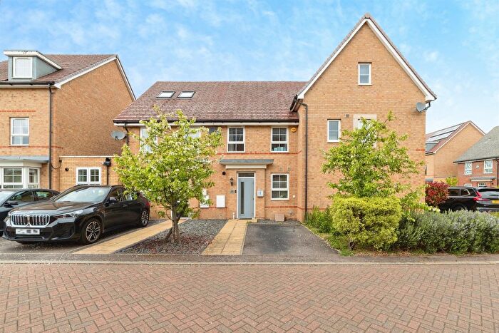 2 Bedroom Terraced House For Sale In Peregrine Way, Hatfield, AL10